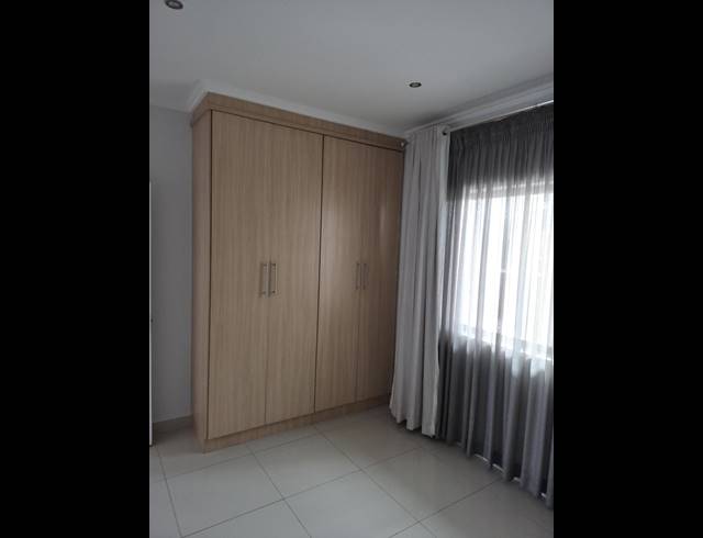 2 BEDROOM APARTMENT FOR SALE IN UMHLANGA RIDGE